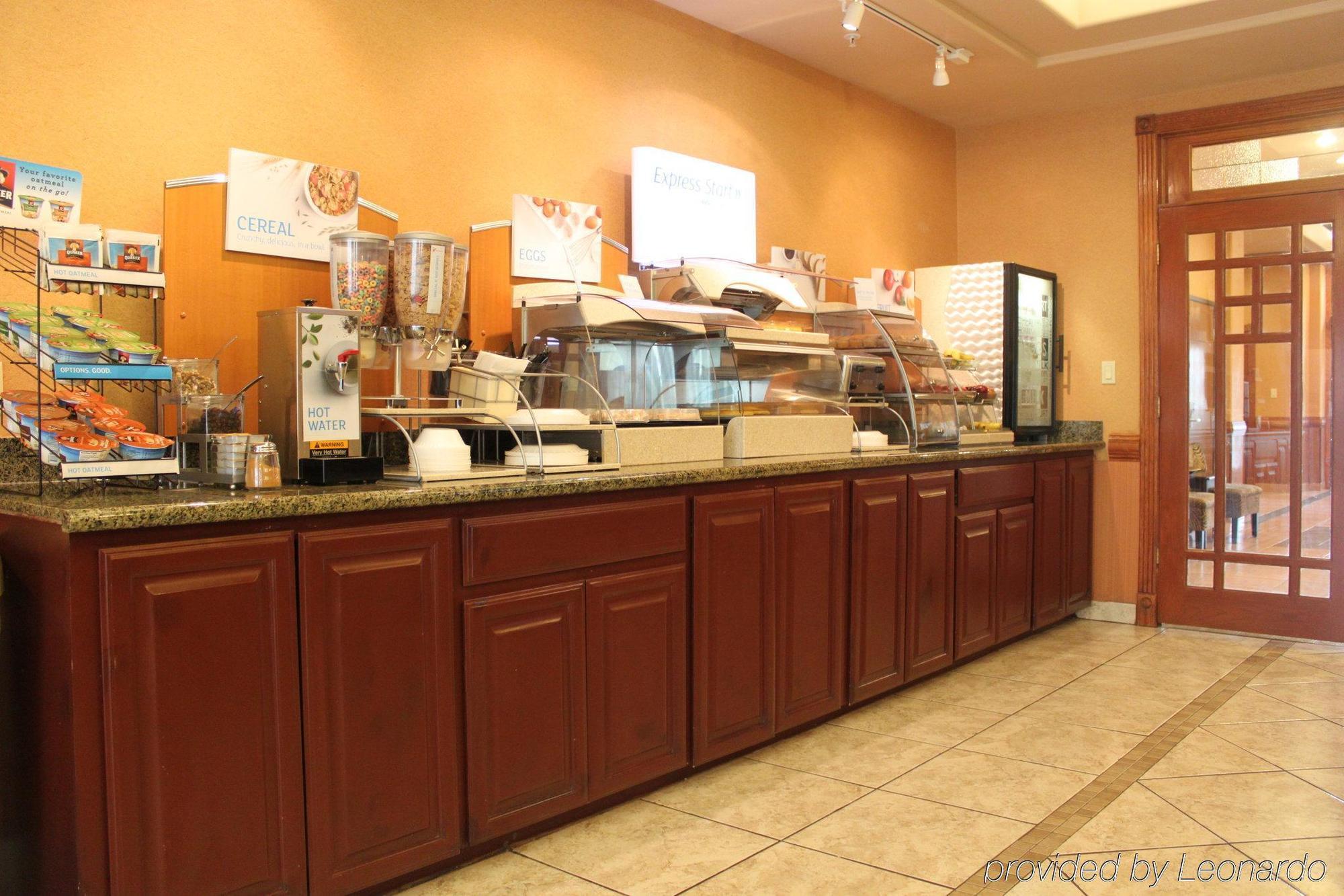 Holiday Inn Express Hotel And Suites Alice By Ihg Экстерьер фото