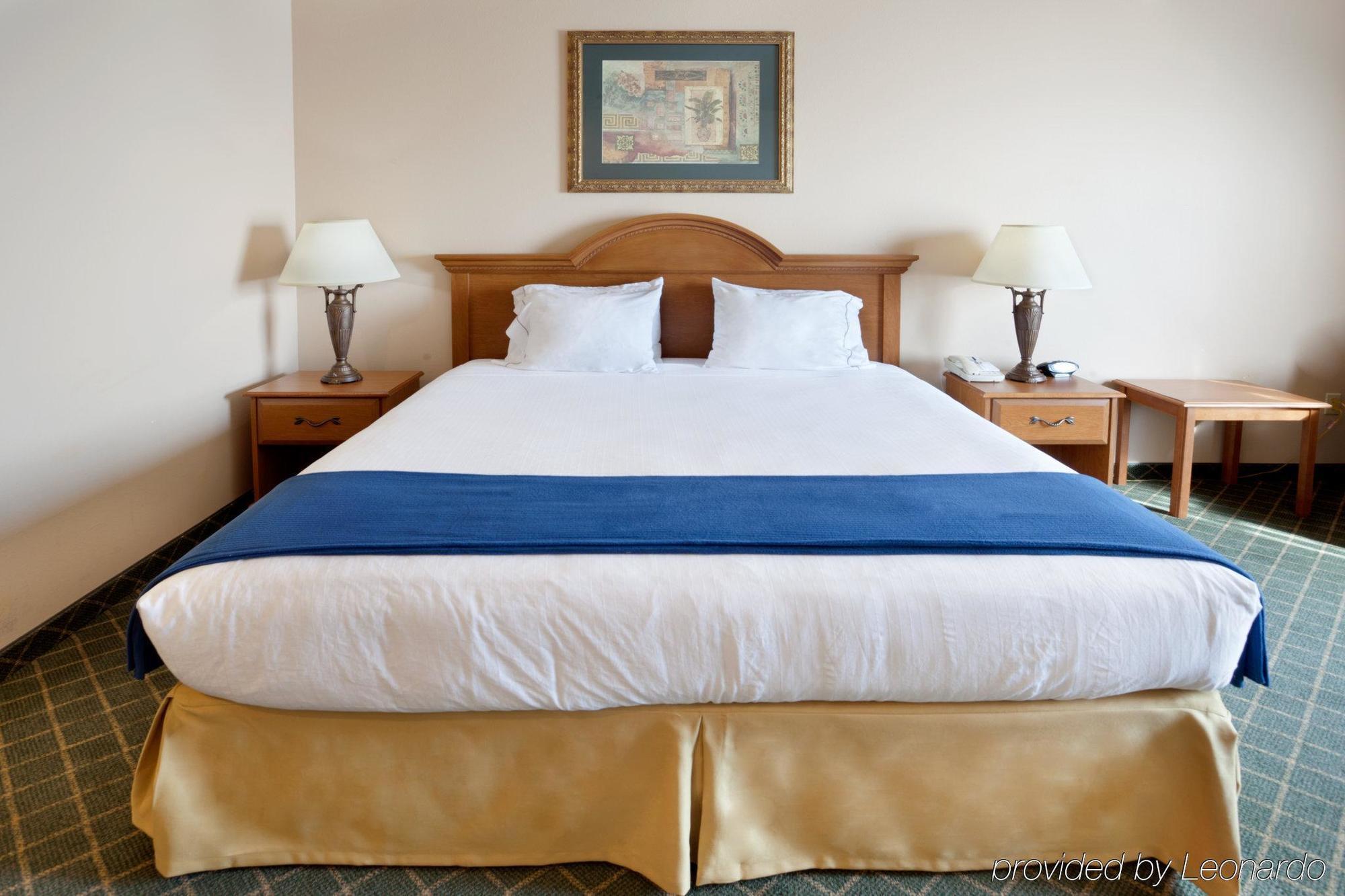 Holiday Inn Express Hotel And Suites Alice By Ihg Номер фото